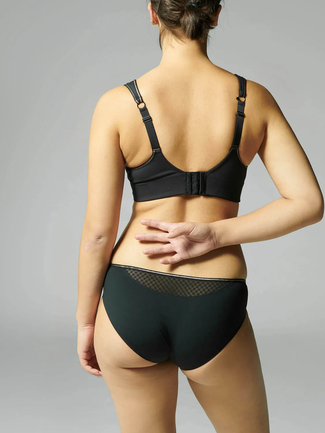 Harmony High Impact Sports Bra w/ Underwire - Black