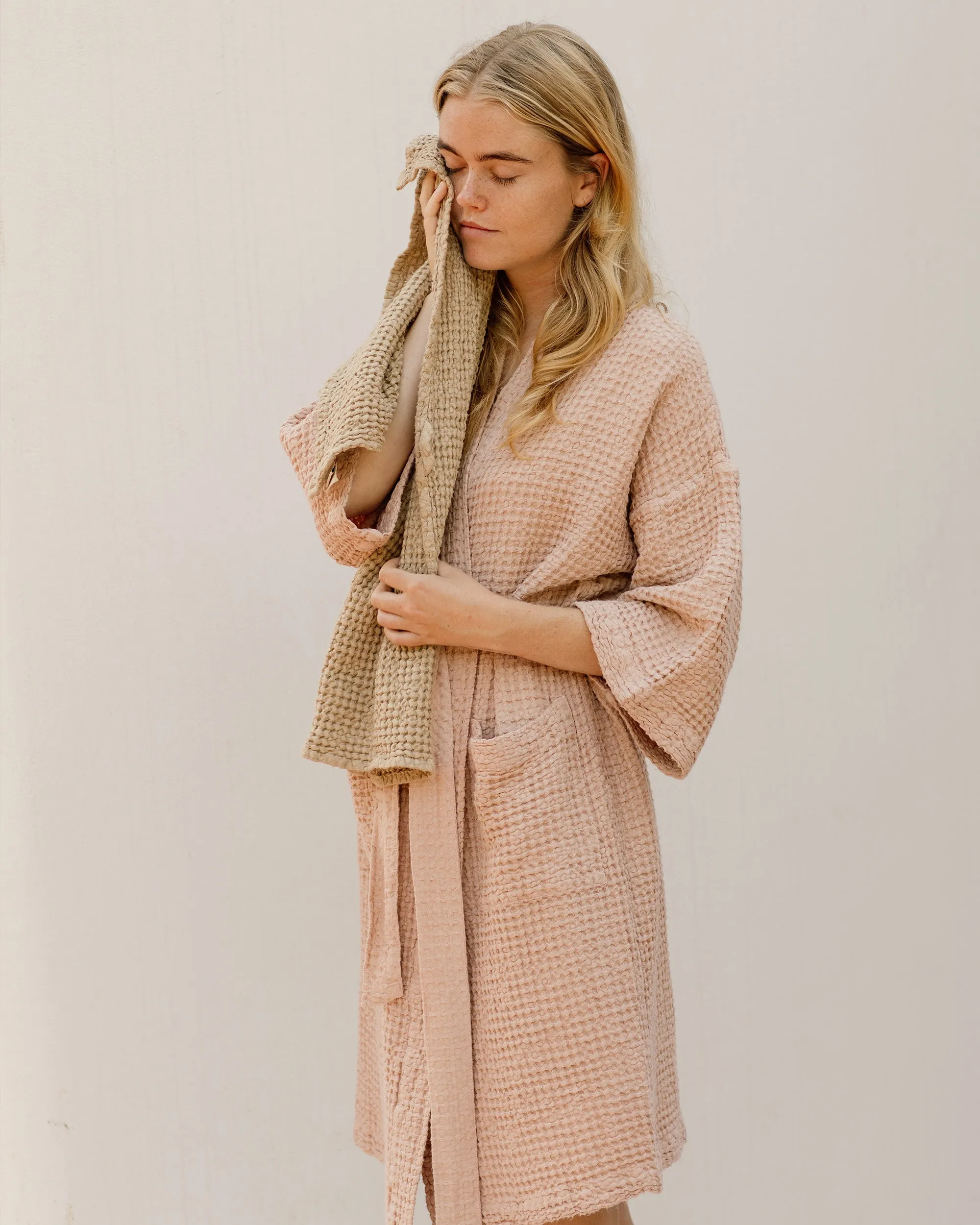 Peach Short waffle linen robe