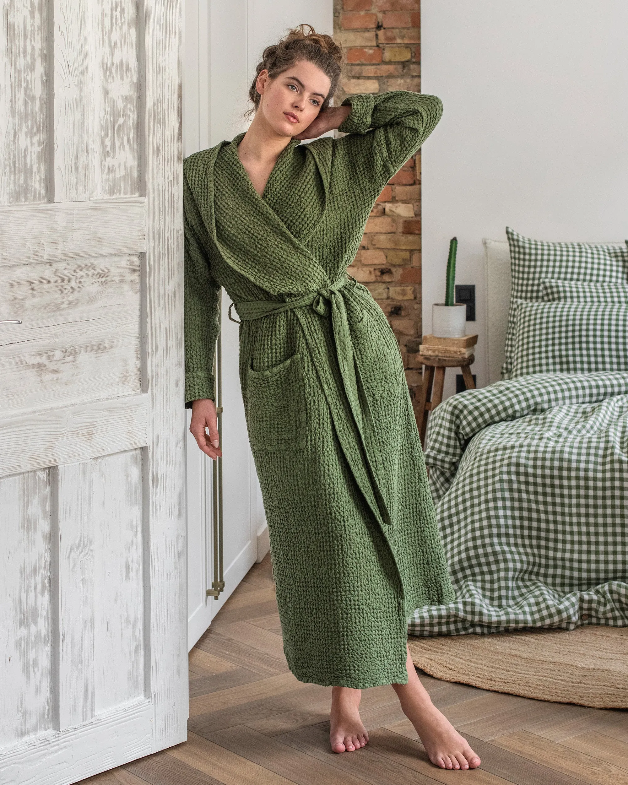 Women's waffle robe in Forest green